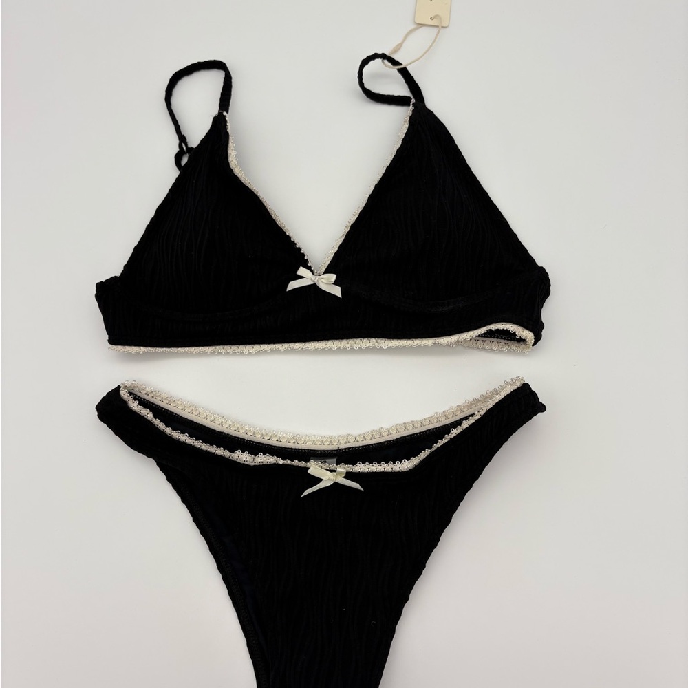 Stylish Black Bikini Set with Bow Detail - Picture 5 of 9